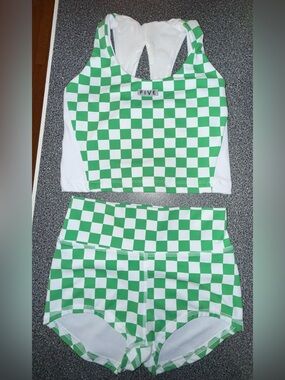Five Dancewear Dance Set Green/White Top Size Adult XS, Bottoms Size Youth XL